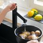 Кухонный смеситель Hansgrohe Zesis M33, 160 с вытяжным душем, черный матовый, 74801670