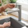 Кухонный смеситель Hansgrohe Zesis M33, 160 с вытяжным душем, нержавеющая сталь, 74801800